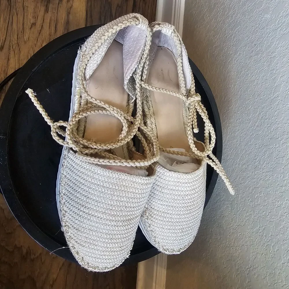 JLO Larenn Gold Espadrille Platform Gladiator Sandals Slip-On Size 8.5 Summer